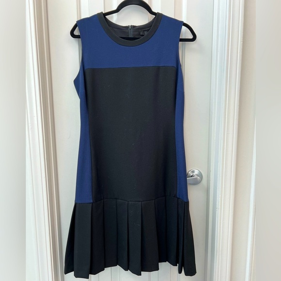 Aqua Dresses & Skirts - AQUA Color-block Drop Waist Pleated Women’s Dress Size 8 Black and Blue NWT